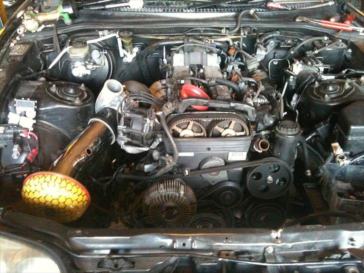 Toyota supra (NAT) TilSalg - dejlig bil og skruge på alt er nemt :) 
   næsten :)  billede 3