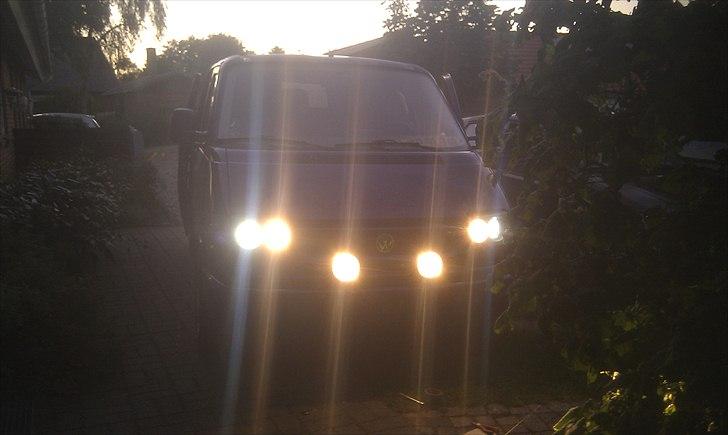 VW transporter 2.5 TDI solgt - Lys skal der til! - så mangler jeg bare at få tågelygterne til at virke  billede 15