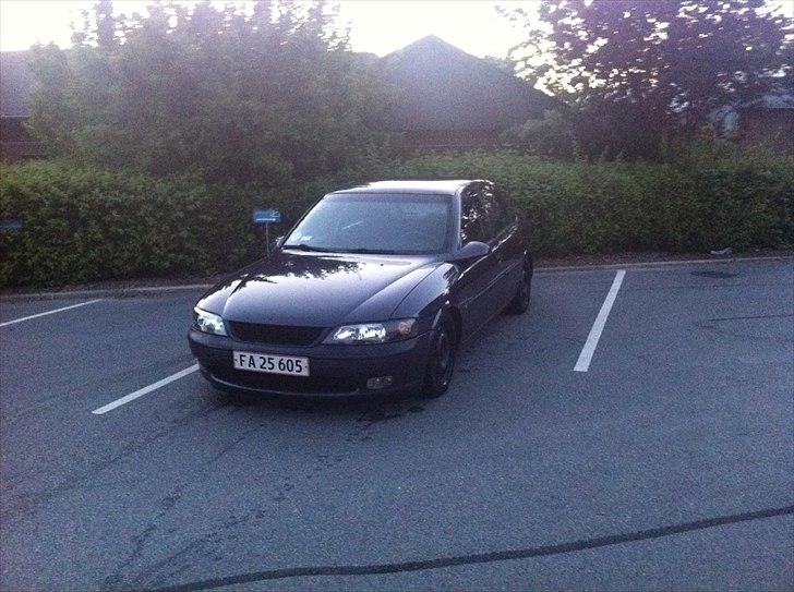 Opel Vectra B 2.5 V6 billede 1