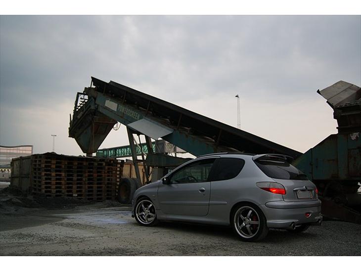 {{currentPhoto.altText}} billede {{currentPhoto.number}}