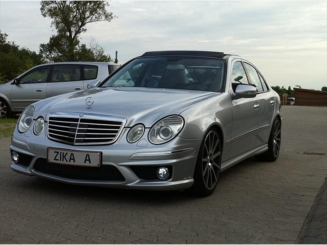 Mercedes Benz e320 w211