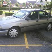 Opel vectra a 2.0i