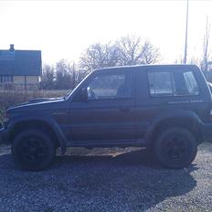 Mitsubishi Pajero GLS