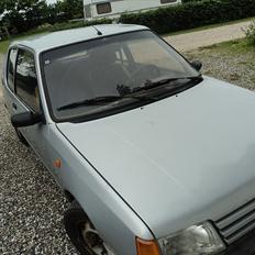 Peugeot 205