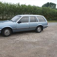Opel Rekord E1 5 dørs Caravan 