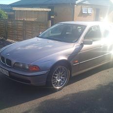 BMW E39 520i