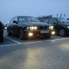 BMW E39 sedan 528i solgt