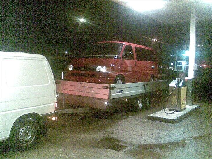 VW Caravelle - Da vi hentede bilen, fin ser den ud :) billede 12