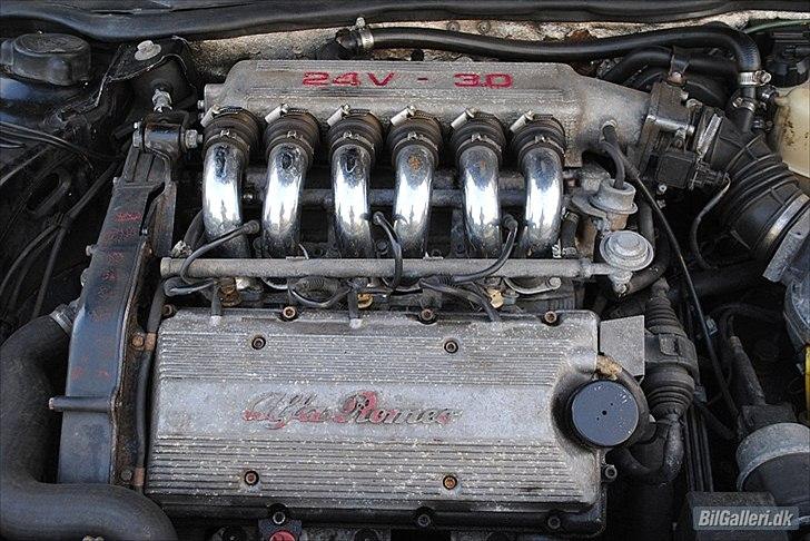 Alfa Romeo 164 3,0 v6 24v PininFarina solgt - motoren en 3,0 24walvet v6 billede 8