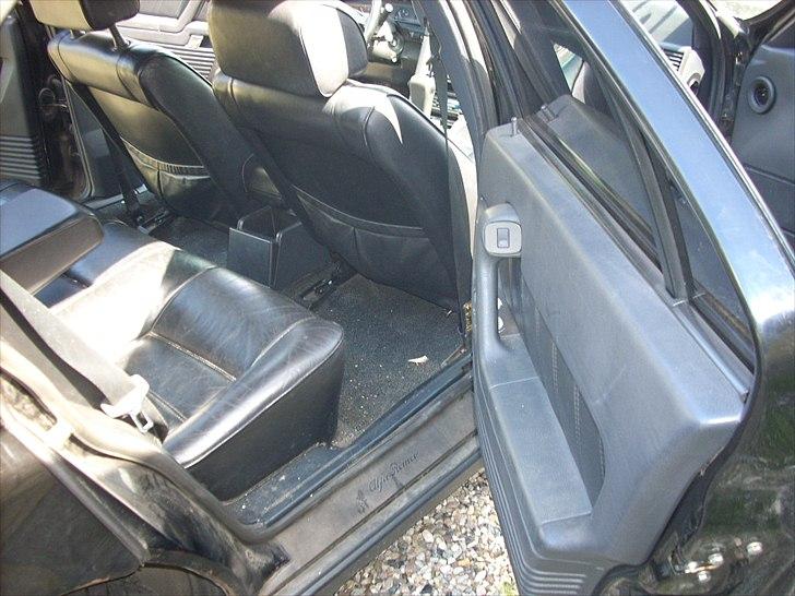 Alfa Romeo 164 3,0 v6 24v PininFarina solgt - bagsædet set fra højre passage side billede 11