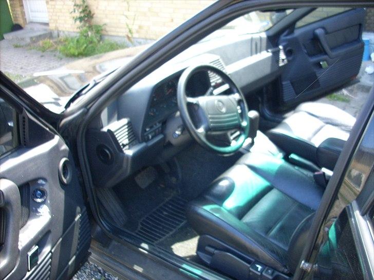 Alfa Romeo 164 3,0 v6 24v PininFarina solgt - føresiden af kabinen billede 16