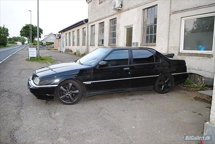 Alfa Romeo 164 3,0 v6 24v PininFarina solgt - bilen set fra fører siden på afstand .(billedet er lånt af tidligerer ejer) billede 18