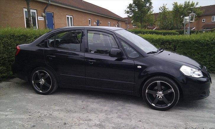 Suzuki SX4 Sedan Solgt - Sådan så den ud på leveringsdagen. 16.6.2011 billede 18