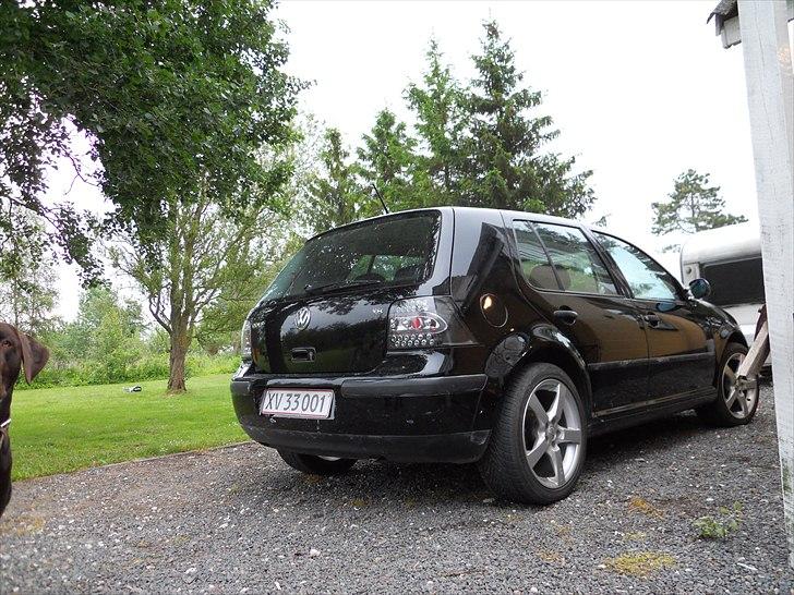 VW golf totalt skadet r.i.p. 24/11/11 billede 2