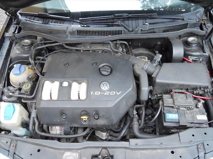 VW golf totalt skadet r.i.p. 24/11/11 billede 9