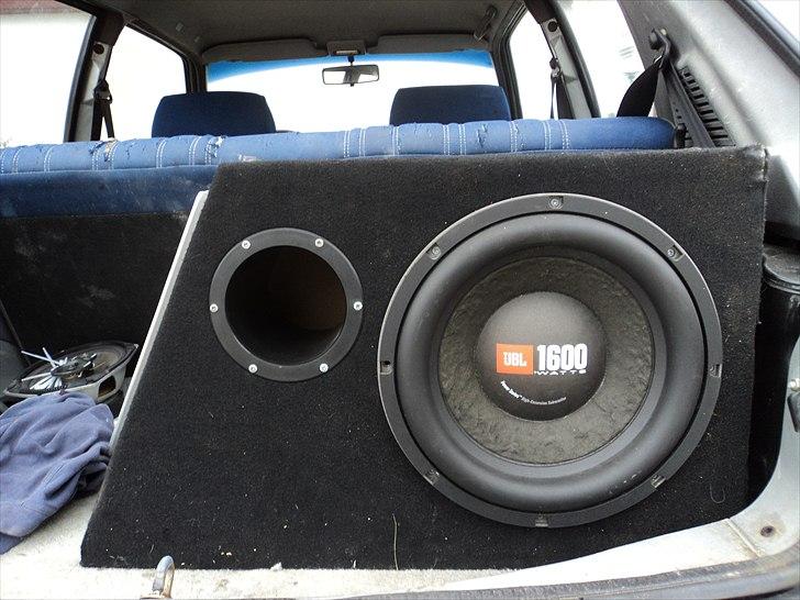 Peugeot 205 - den kan banke igennem en rødhåret  billede 8