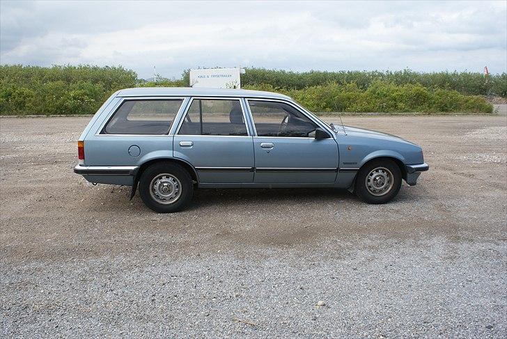 Opel Rekord E1 5 dørs Caravan  billede 6