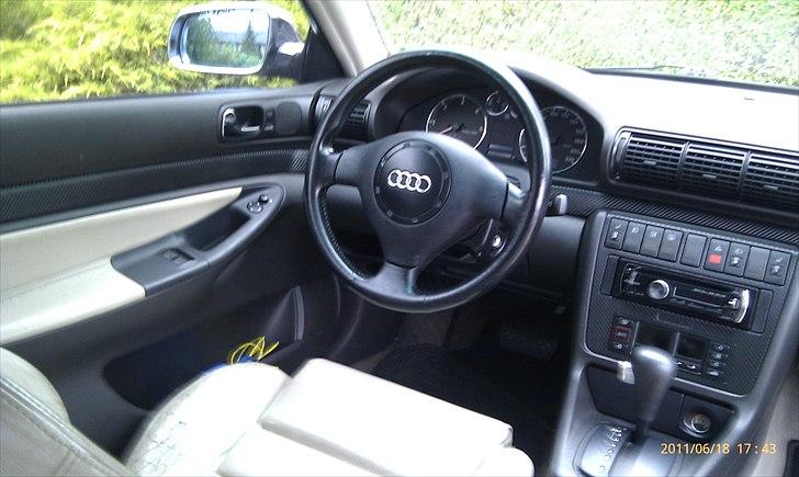 Audi A4 b5 - Solgt - det nye rat. pyntede da en del billede 7