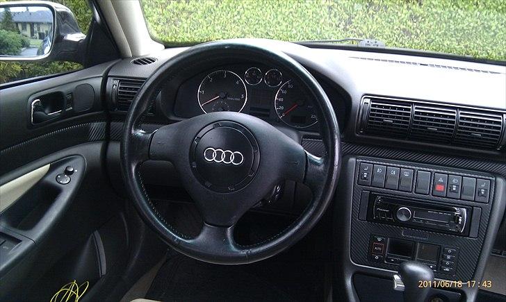 Audi A4 b5 - Solgt - det nye rat. pyntede da en del billede 8