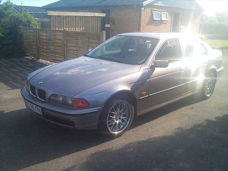 BMW E39 520i billede 1