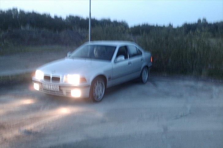 BMW E36 316i //Solgt// billede 2