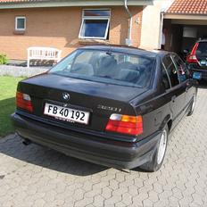 BMW 320i e36