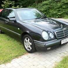 Mercedes Benz E300D ELEGANCE