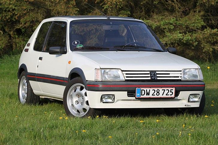 Peugeot 205 GTI billede 1