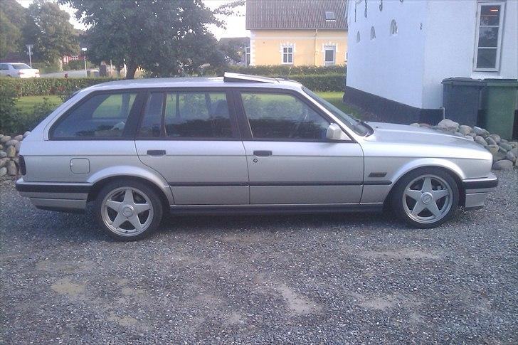 BMW e30 324td touring SOLGT billede 9