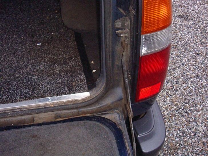 Toyota Landcruiser HDJ80  - Et af stederne med tykt gammelt skidt. billede 3