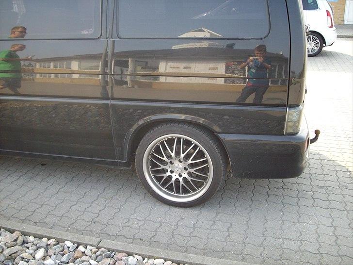 VW Transporter 2,5 TDI - Er kommet lidt til jorden efter en lille last fra grænsen (; billede 16