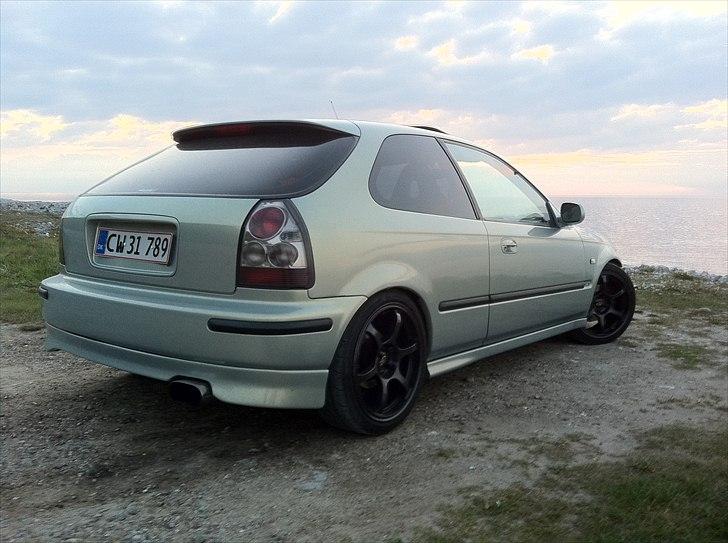 Honda civic 1,6 VTI  - bagfra ;-) billede 3