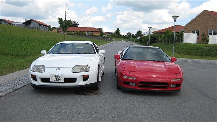 Honda NSX - jeg bliver tit spurgt om den er på størrelse med en supra så har fået taget nogle billeder af den sammen med en supra og som man kan se ca samme bredde og længde men bare noget lavere og så er jeg ikke begyndt at sænke den endnu :O) billede 15