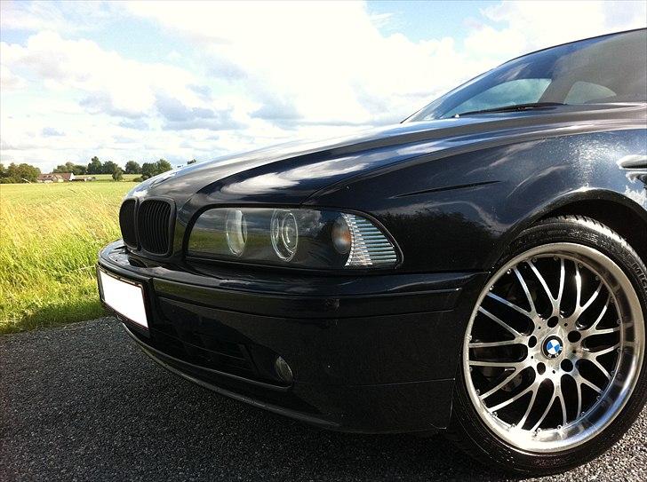 BMW E39 523i Steptronic - Hella Facelift 2000 forlygter + facelift 2000 forkofanger billede 4