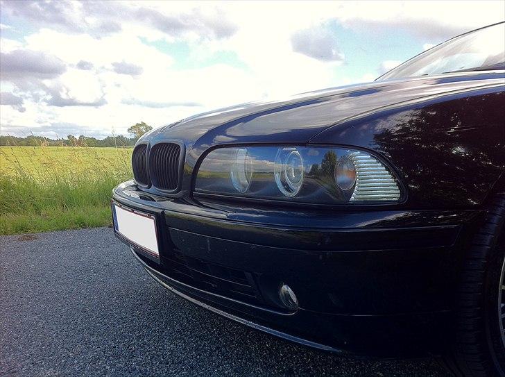 BMW E39 523i Steptronic - Hella Facelift 2000 forlygter + facelift 2000 forkofanger billede 5