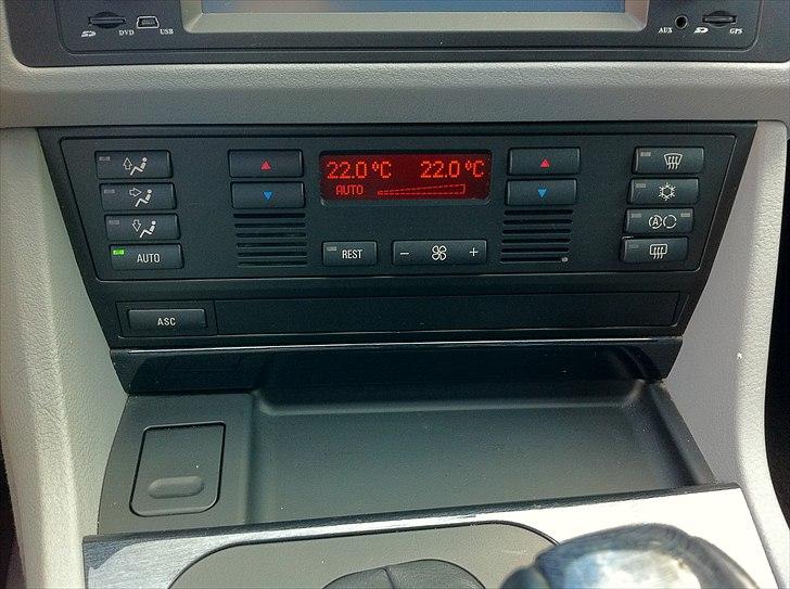 BMW E39 523i Steptronic - 2-zone klimaanlæg billede 18