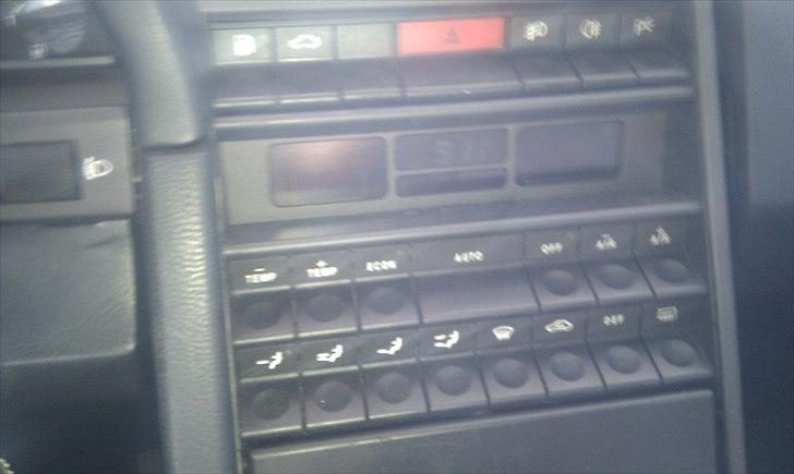 Alfa Romeo 164 3,0 v6 24v PininFarina solgt -  displæet  til aircon og andre funtioner billede 20