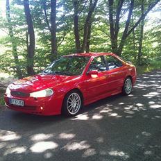 Ford Mondeo 2.5 V6 Ghia 