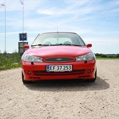 Ford Mondeo 2.5 V6 Ghia 