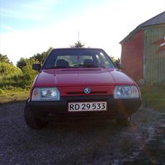 Skoda farvorit 136 f total skadet