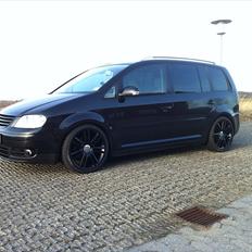 VW Touran 2,0 TDI Highline *SOLGT*