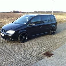 VW Touran 2,0 TDI Highline *SOLGT*