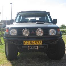 Mitsubishi Pajero GLS