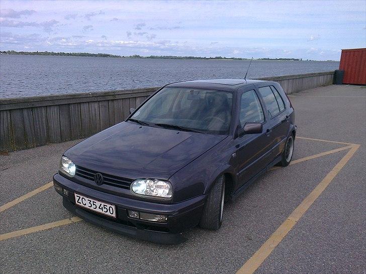 VW Golf 4,7 metanol - Ja så bliver den sku kørt i havenen billede 8