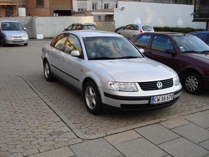 VW Passat 1.8 20v SOLGT billede 2