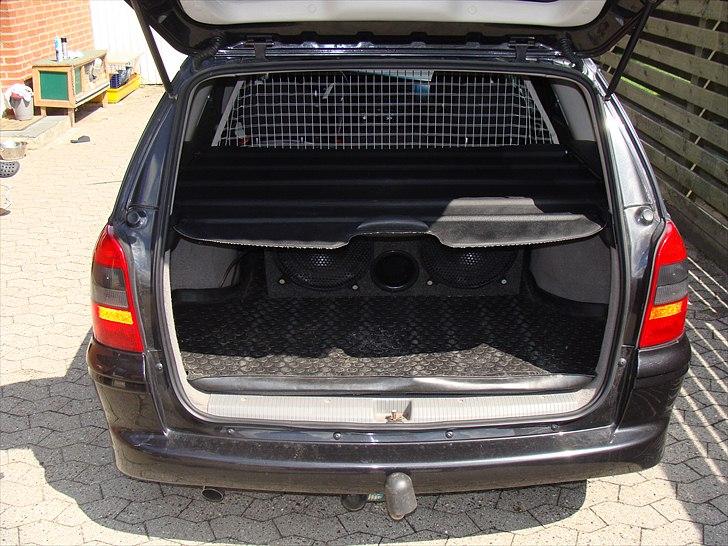 Opel Vectra B - Bagagerummet billede 14