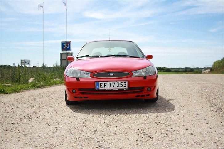 Ford Mondeo 2.5 V6 Ghia  billede 2