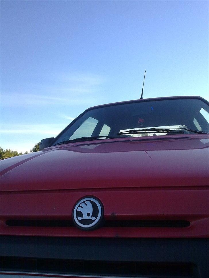 Skoda farvorit 136 f total skadet billede 9