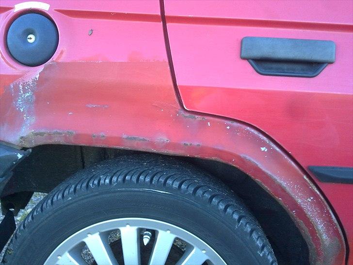 Skoda farvorit 136 f total skadet billede 10