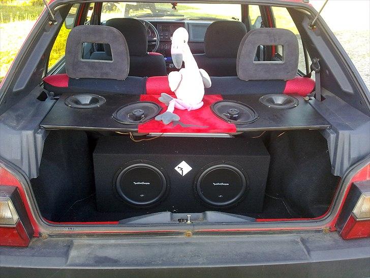 Skoda farvorit 136 f total skadet billede 12